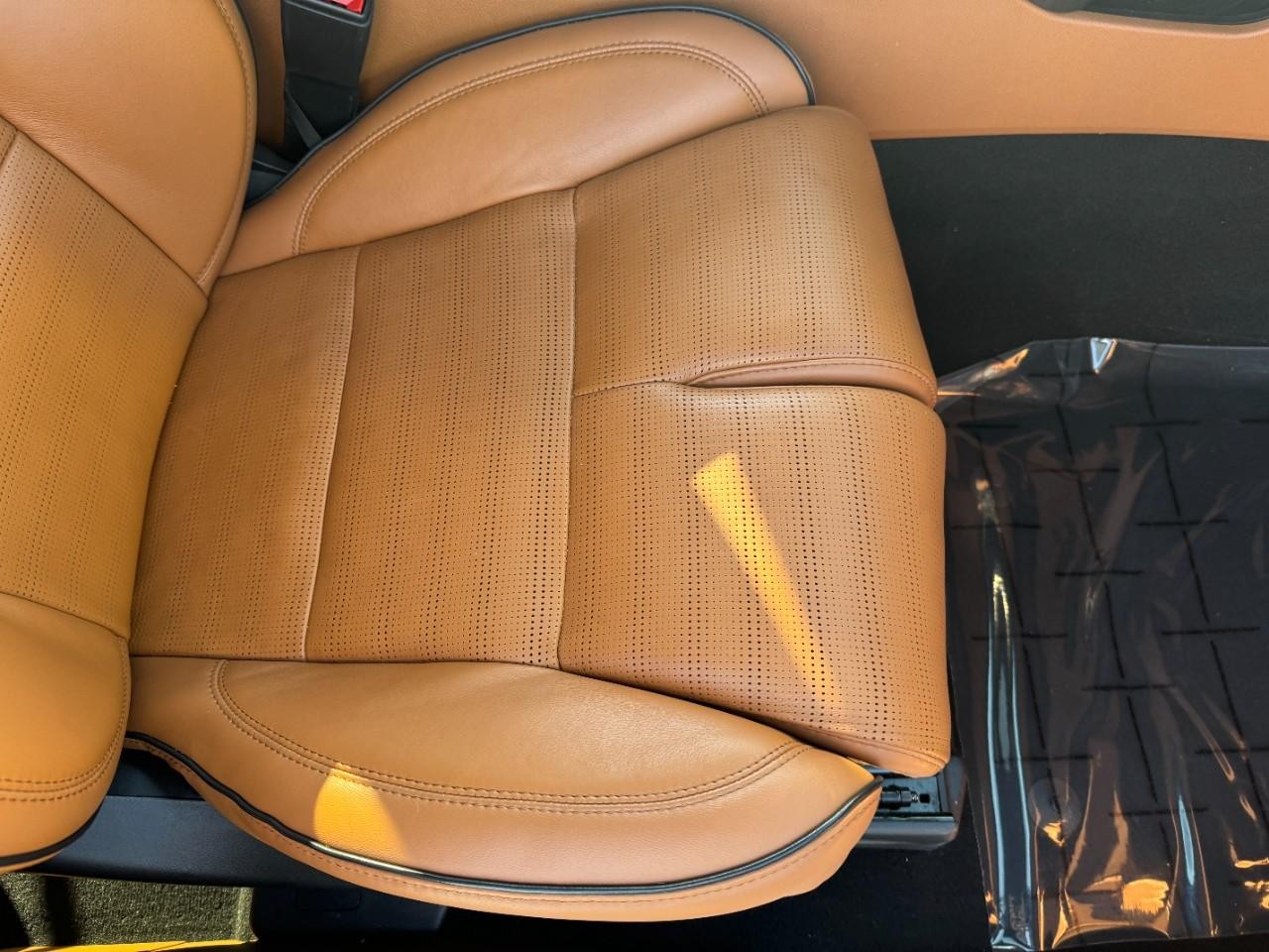 Lincoln Aviator Vehicle Full-screen Gallery Image 21