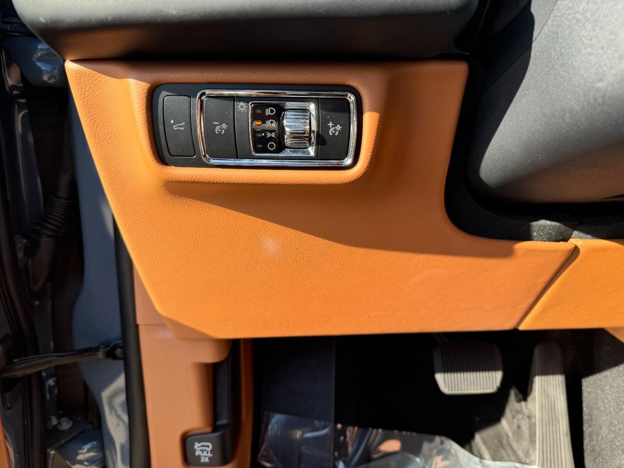 Lincoln Aviator Vehicle Full-screen Gallery Image 29