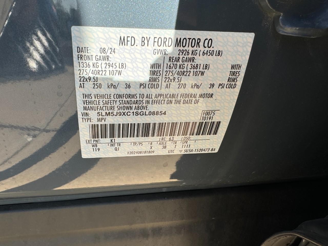 Lincoln Aviator Vehicle Full-screen Gallery Image 34