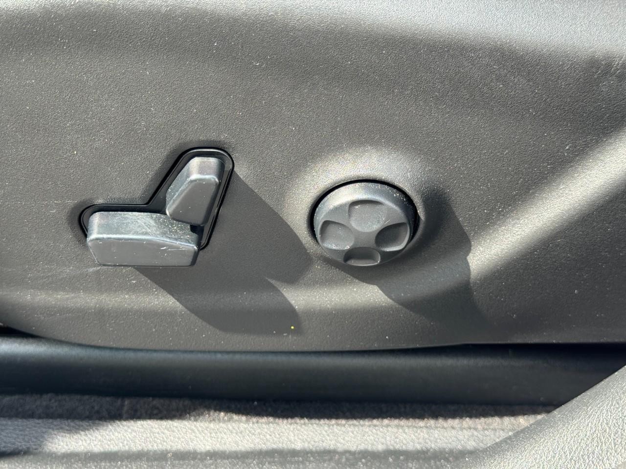 Jeep Cherokee Vehicle Full-screen Gallery Image 27