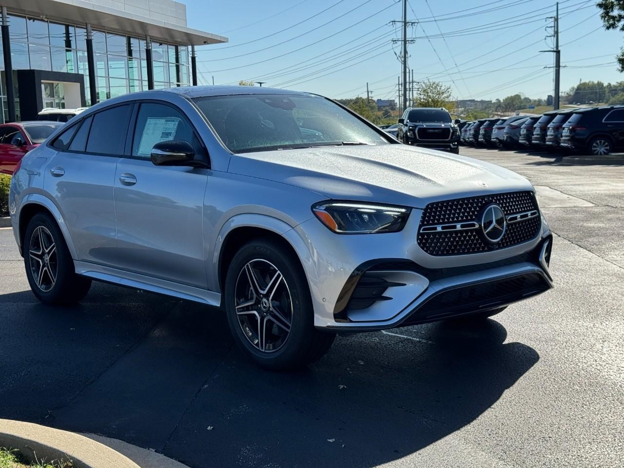 Mercedes-Benz GLE Vehicle Full-screen Gallery Image 7