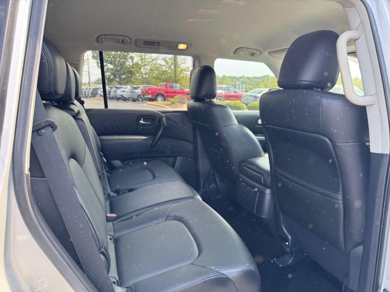 Nissan Armada Vehicle Full-screen Gallery Image 12