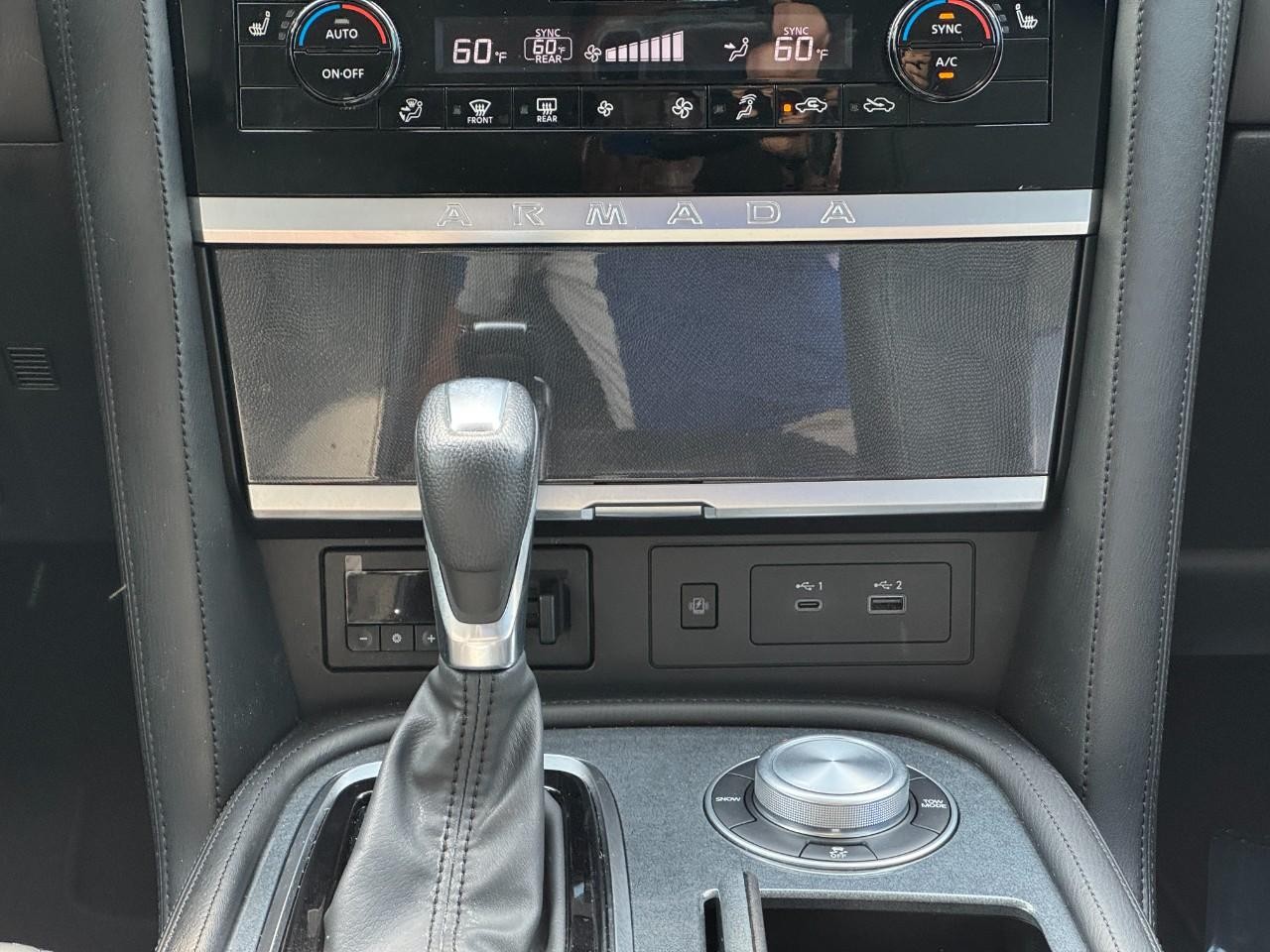 Nissan Armada Vehicle Full-screen Gallery Image 16