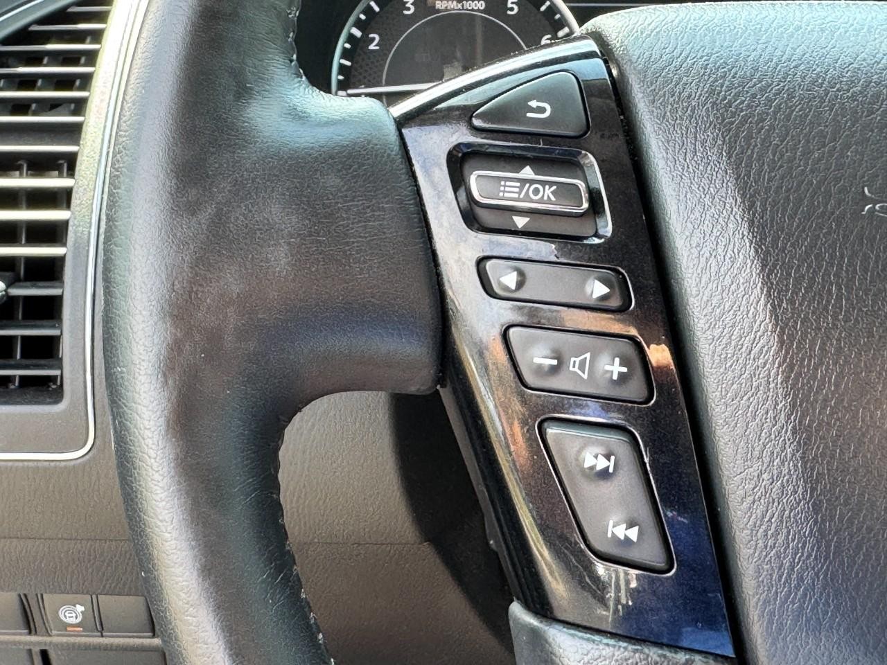 Nissan Armada Vehicle Full-screen Gallery Image 20