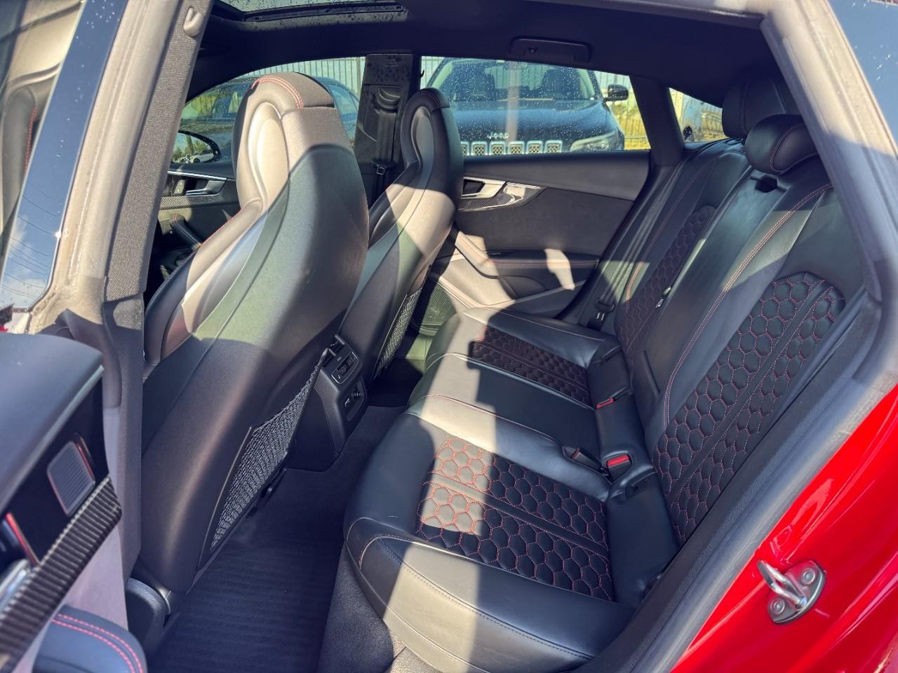 Audi RS 5 Sportback Vehicle Full-screen Gallery Image 10