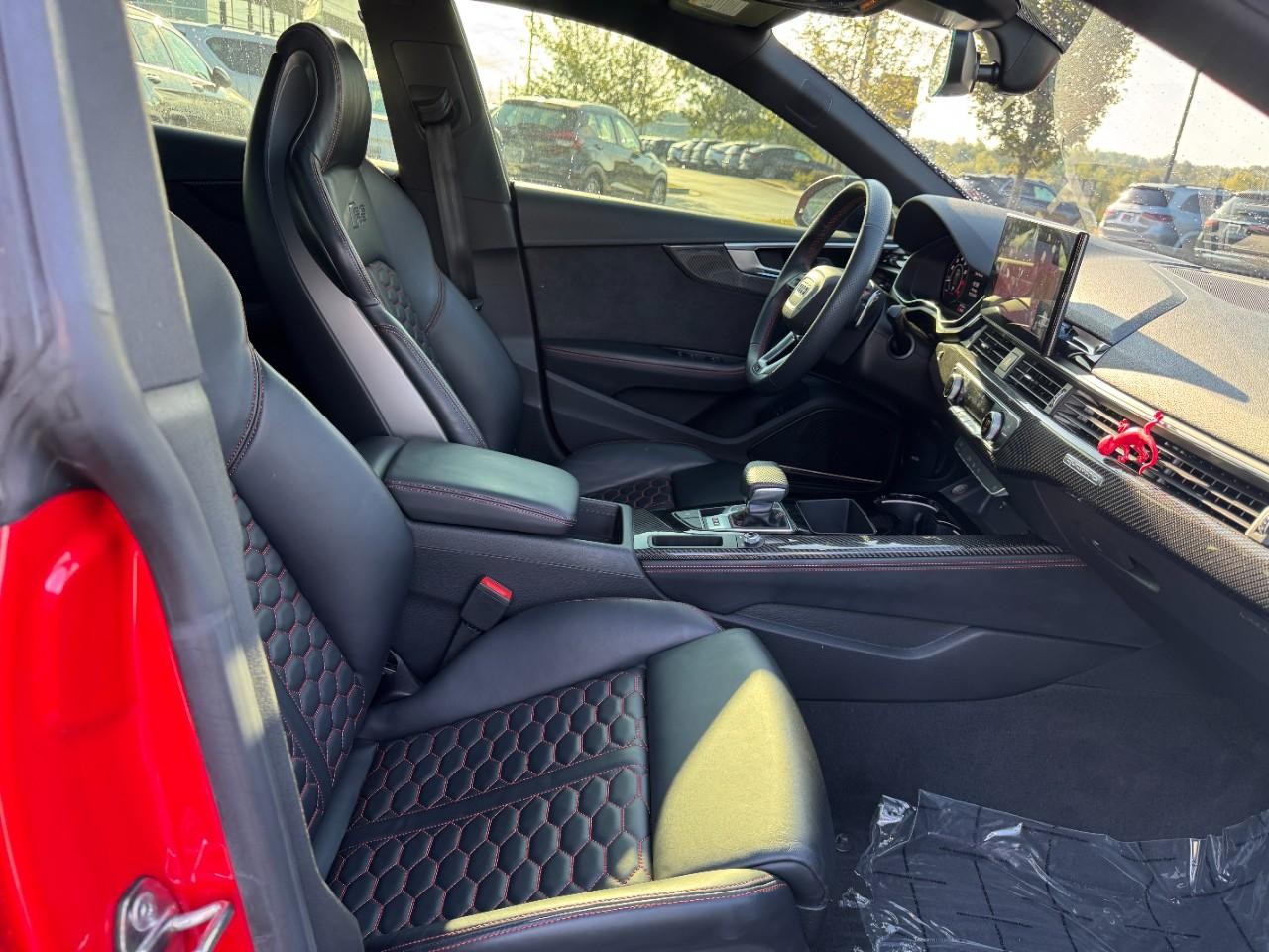 Audi RS 5 Sportback Vehicle Full-screen Gallery Image 11