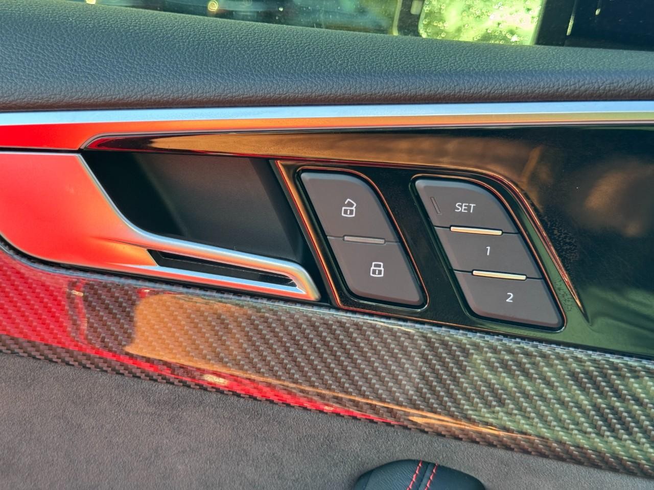 Audi RS 5 Sportback Vehicle Full-screen Gallery Image 27