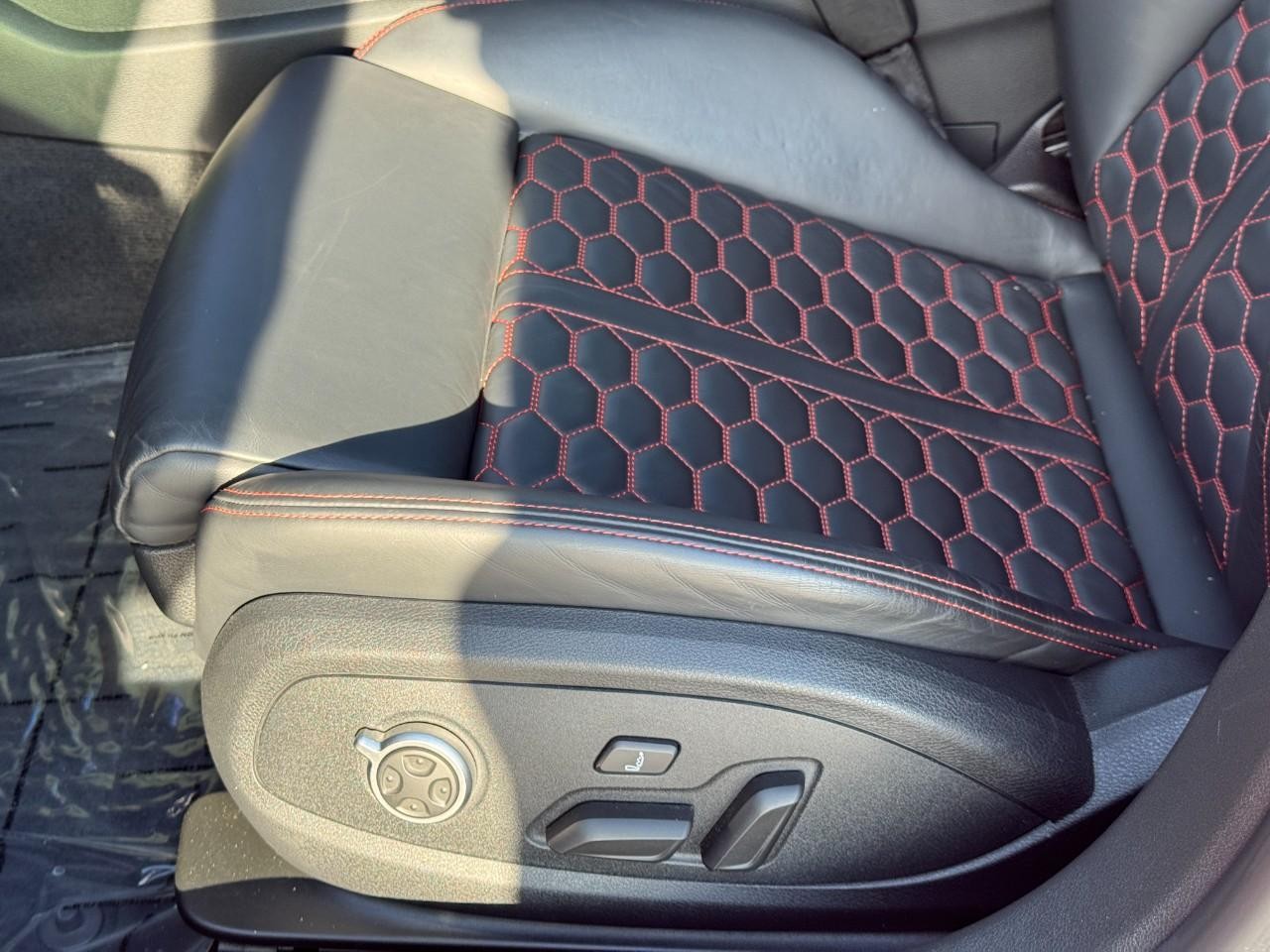 Audi RS 5 Sportback Vehicle Full-screen Gallery Image 30