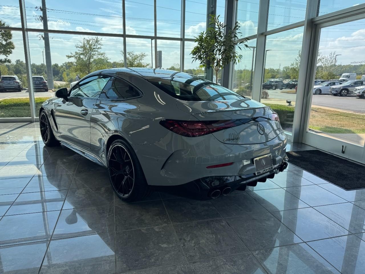 Mercedes-Benz CLE Vehicle Full-screen Gallery Image 3