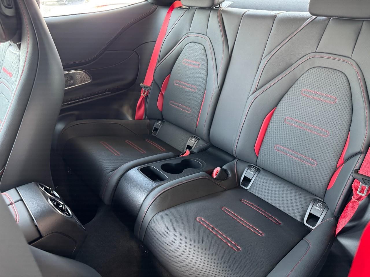 Mercedes-Benz CLE Vehicle Full-screen Gallery Image 11