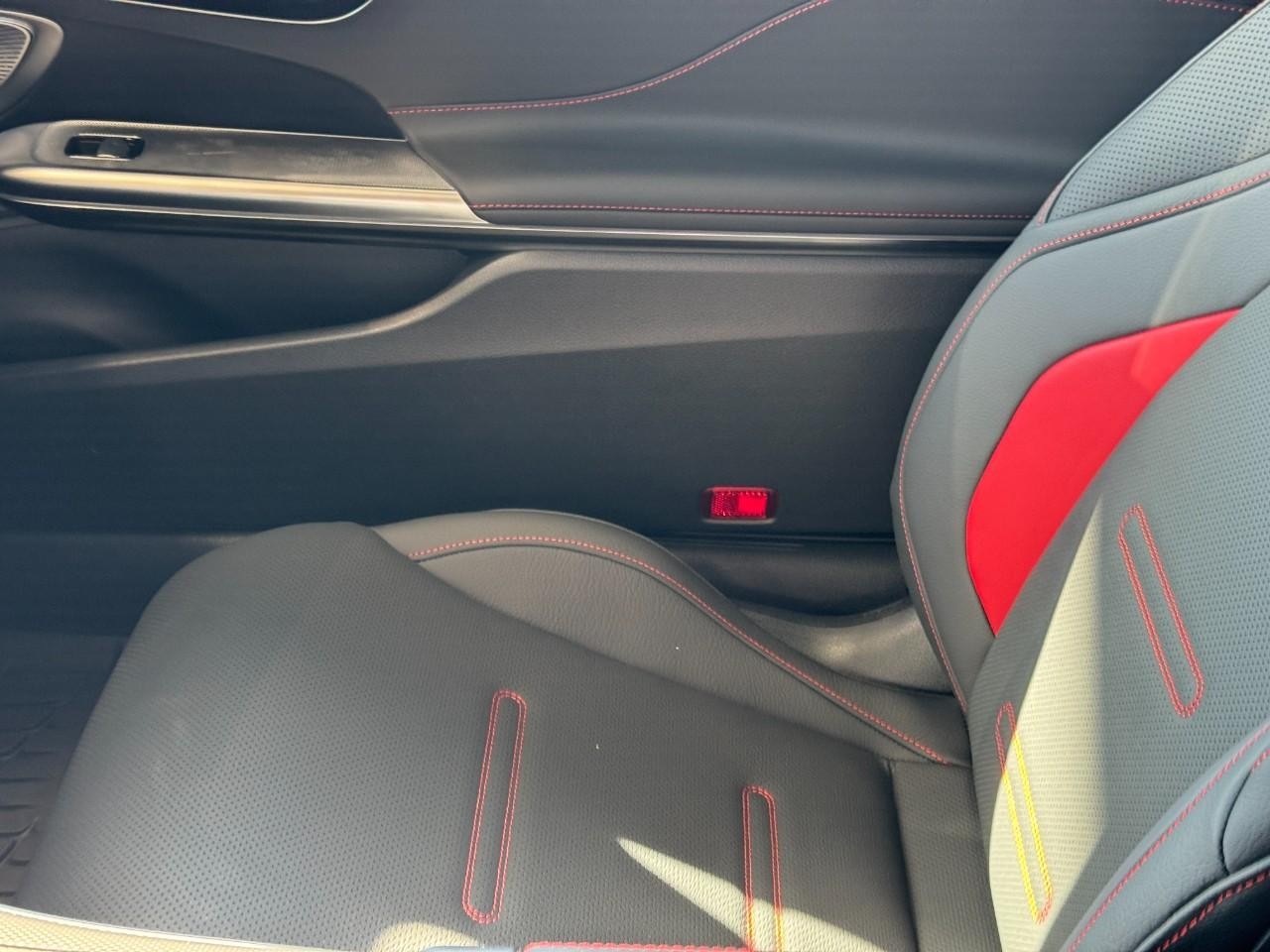 Mercedes-Benz CLE Vehicle Full-screen Gallery Image 22