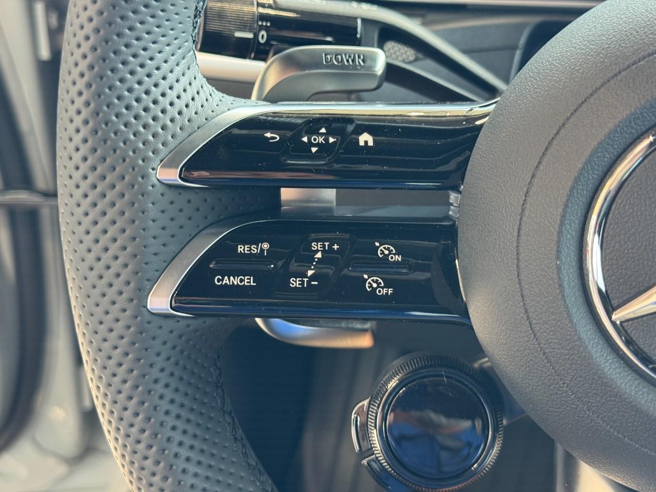 Mercedes-Benz CLE Vehicle Full-screen Gallery Image 26