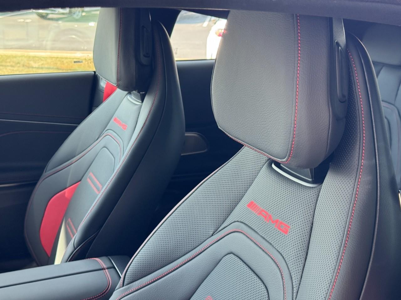 Mercedes-Benz CLE Vehicle Full-screen Gallery Image 31