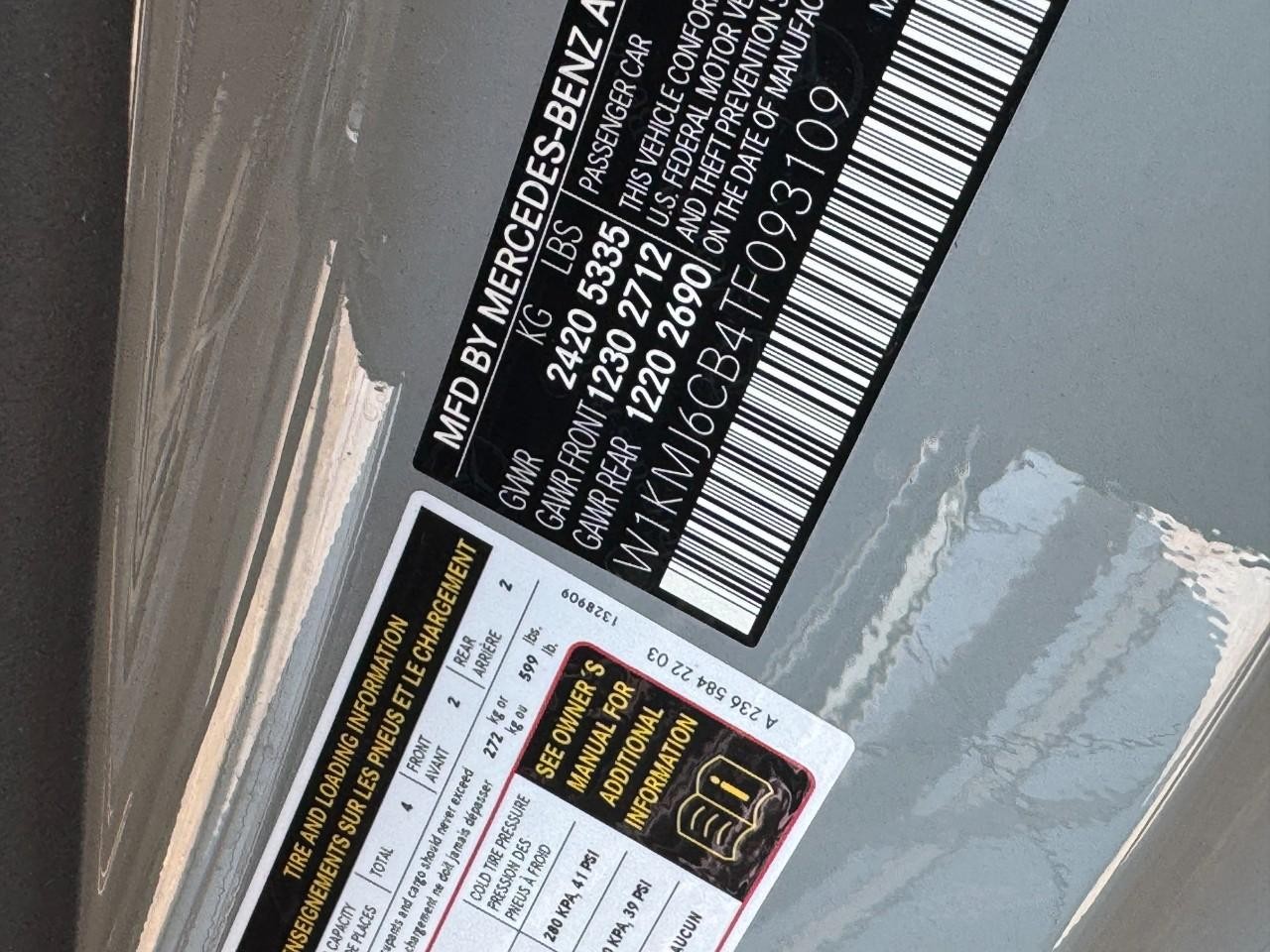 Mercedes-Benz CLE Vehicle Full-screen Gallery Image 32