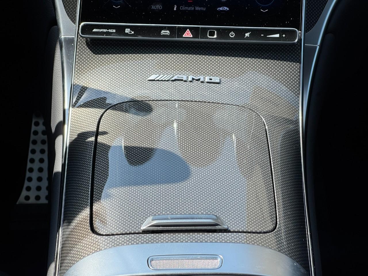 Mercedes-Benz GLC Vehicle Full-screen Gallery Image 16