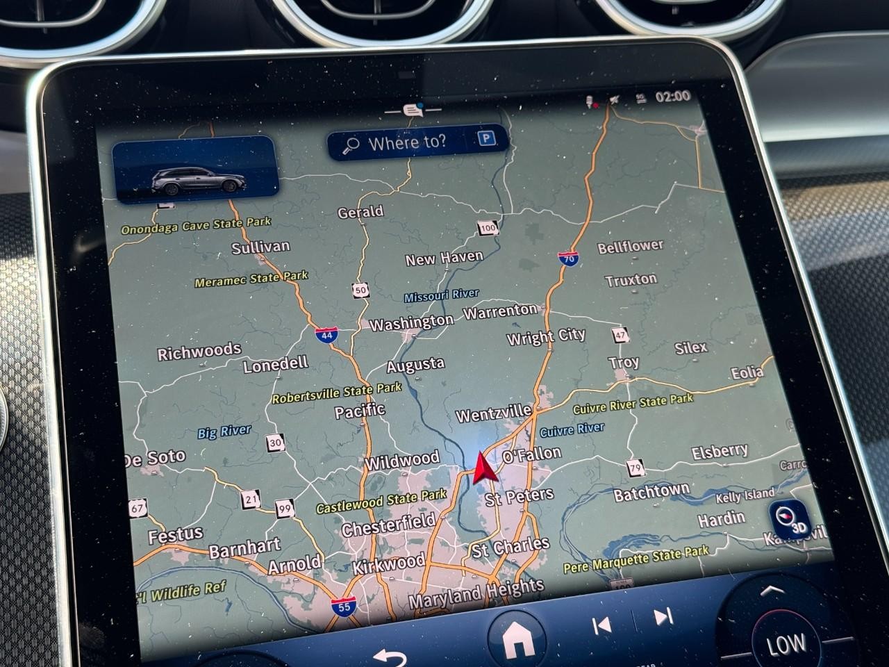 Mercedes-Benz GLC Vehicle Full-screen Gallery Image 23