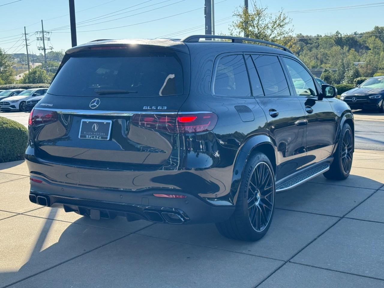 Mercedes-Benz GLS Vehicle Full-screen Gallery Image 5