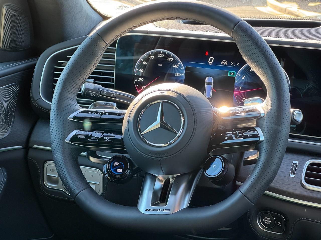 Mercedes-Benz GLS Vehicle Full-screen Gallery Image 15