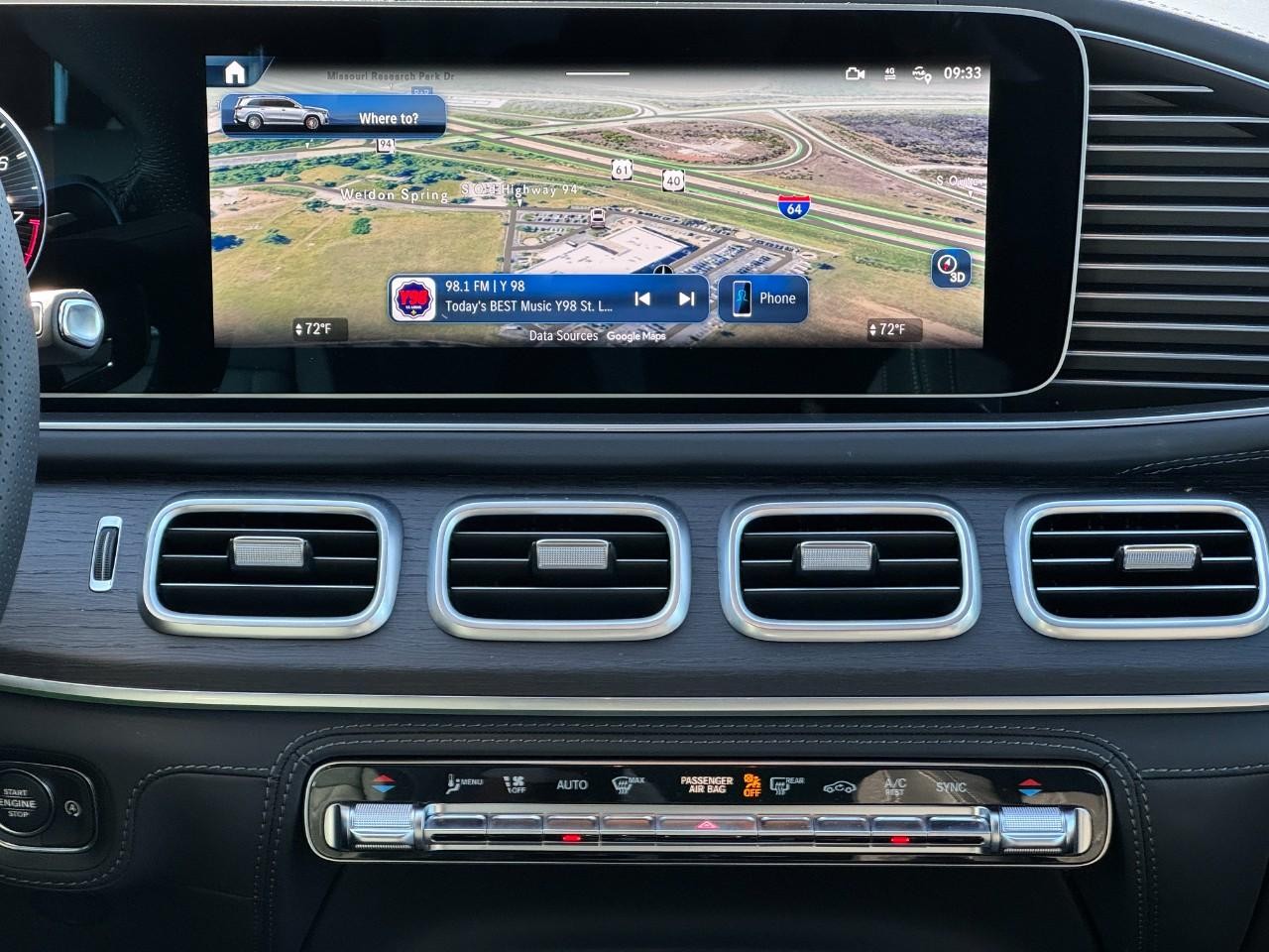 Mercedes-Benz GLS Vehicle Full-screen Gallery Image 16