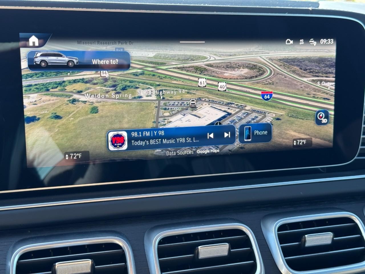 Mercedes-Benz GLS Vehicle Full-screen Gallery Image 24