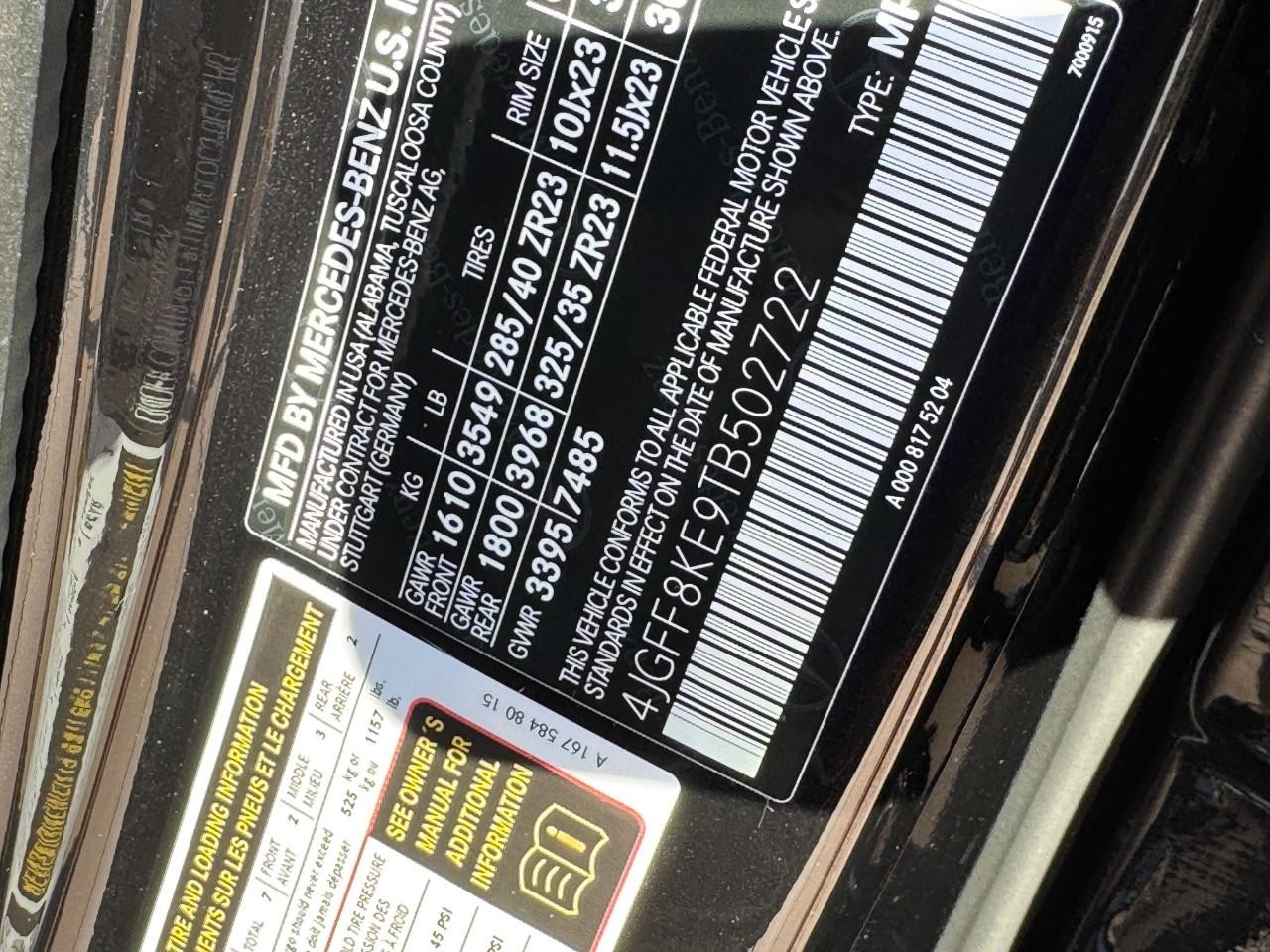 Mercedes-Benz GLS Vehicle Full-screen Gallery Image 32