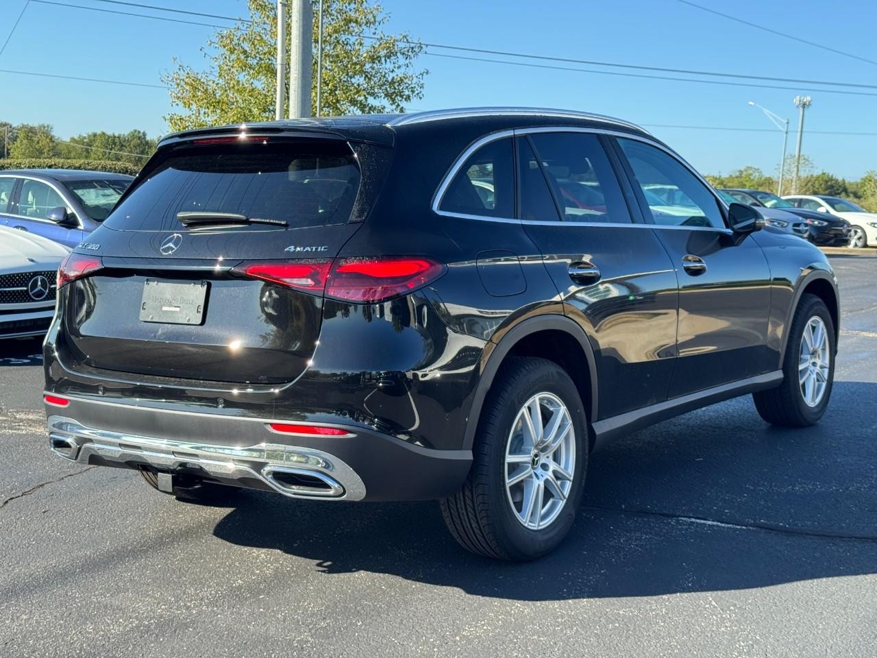 Mercedes-Benz GLC Vehicle Full-screen Gallery Image 5