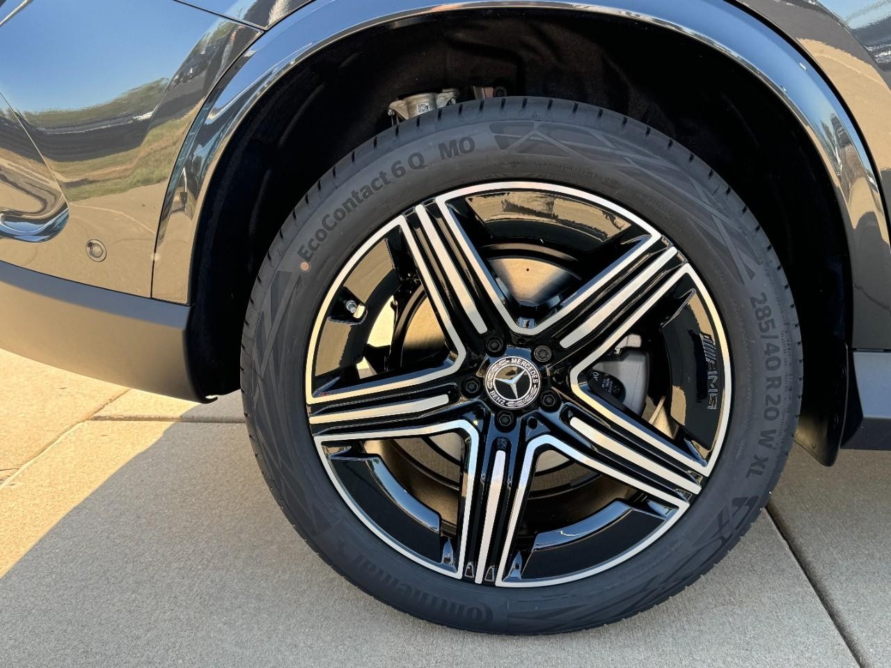 Mercedes-Benz GLC Vehicle Full-screen Gallery Image 5