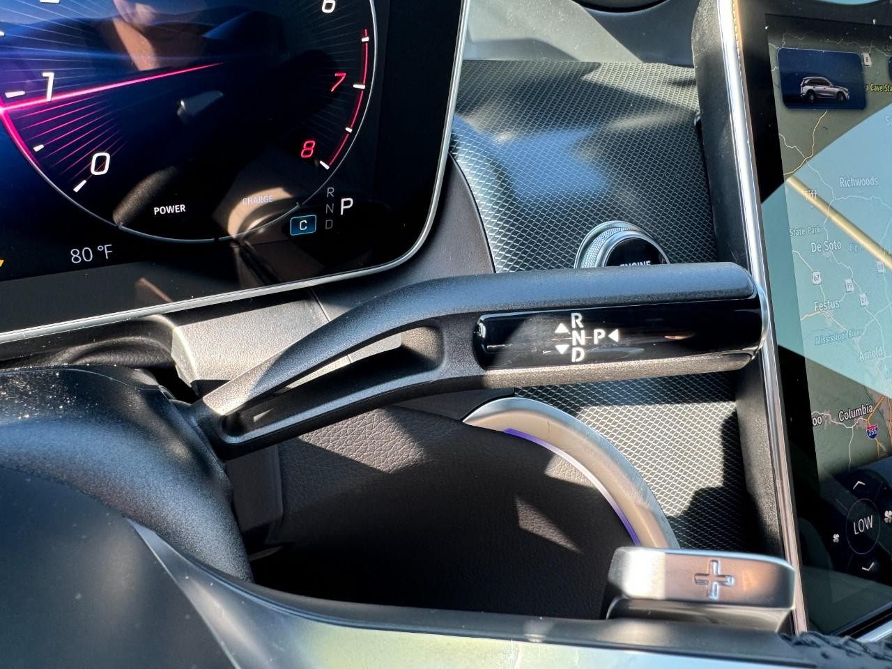 Mercedes-Benz GLC Vehicle Full-screen Gallery Image 33