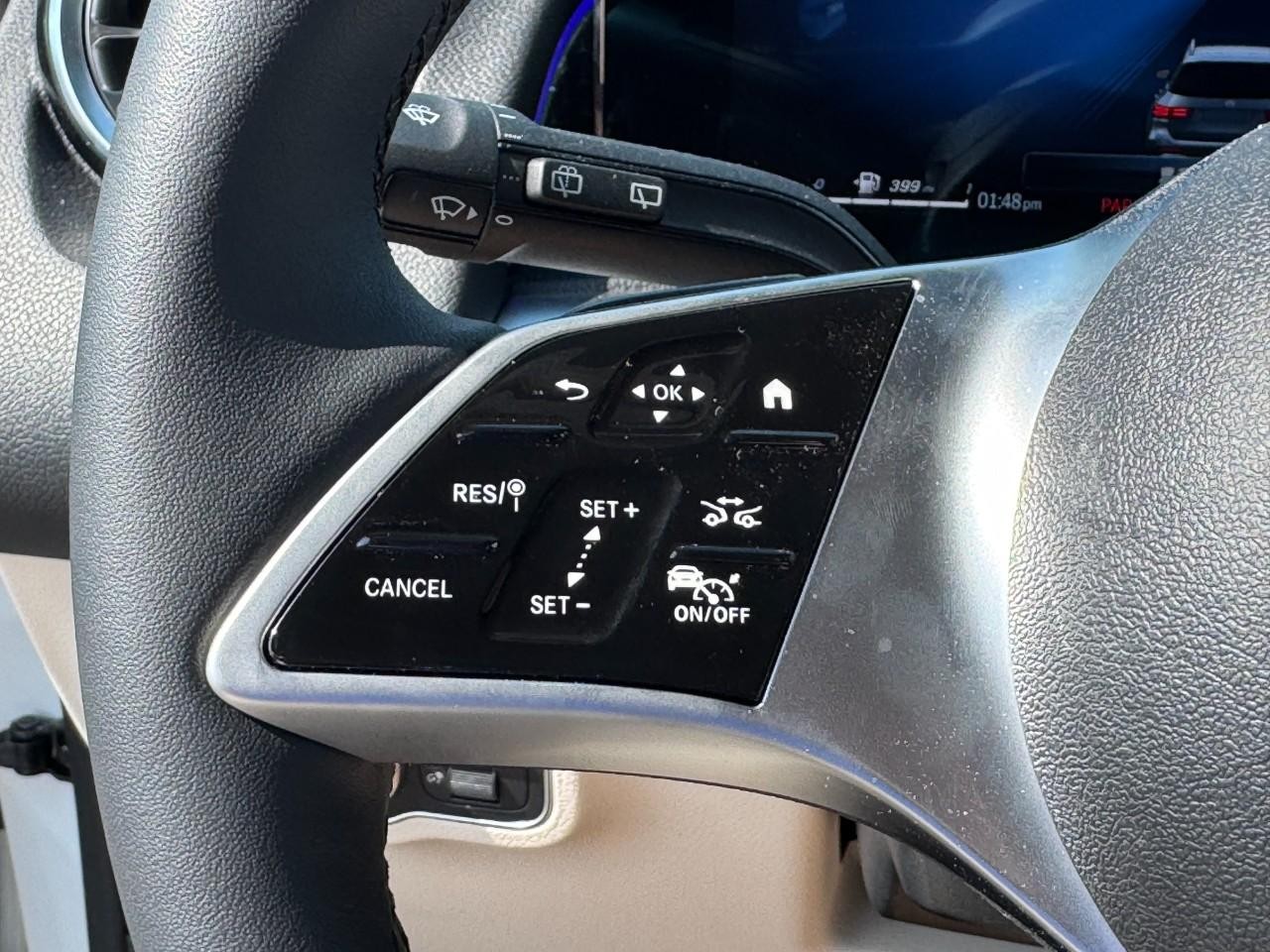 Mercedes-Benz GLB Vehicle Full-screen Gallery Image 20