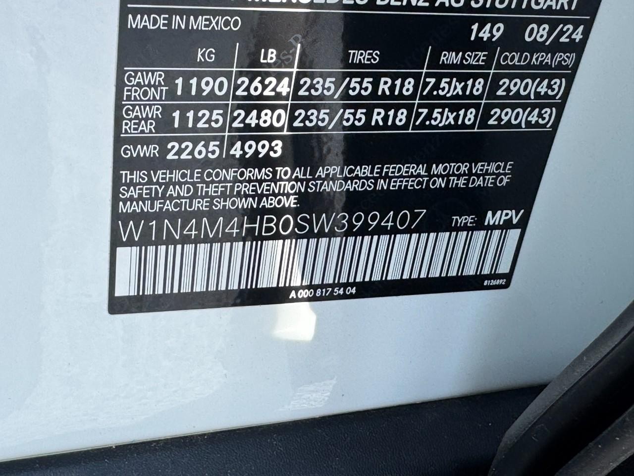 Mercedes-Benz GLB Vehicle Full-screen Gallery Image 32