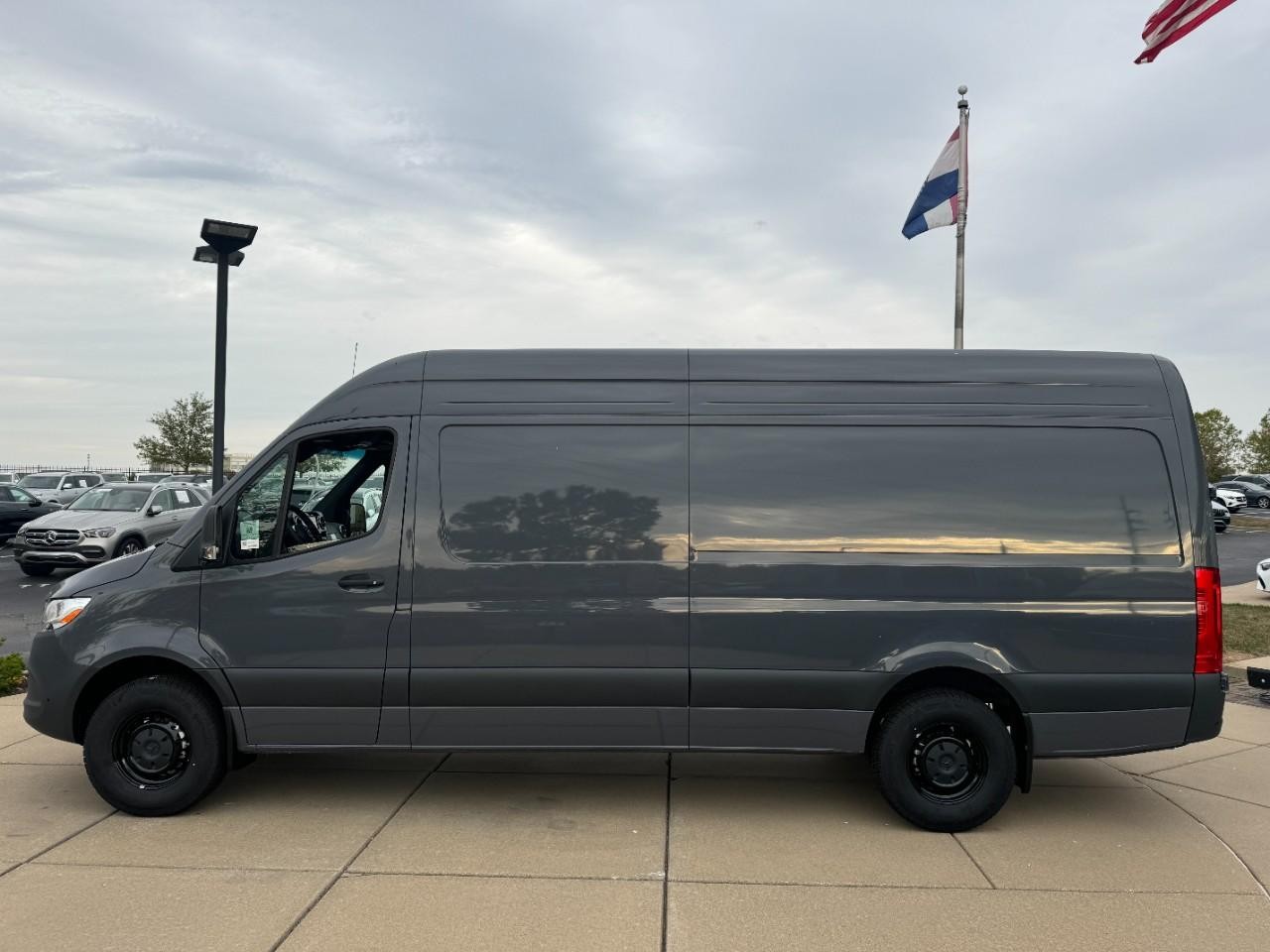Mercedes-Benz Sprinter Cargo Van Vehicle Full-screen Gallery Image 2