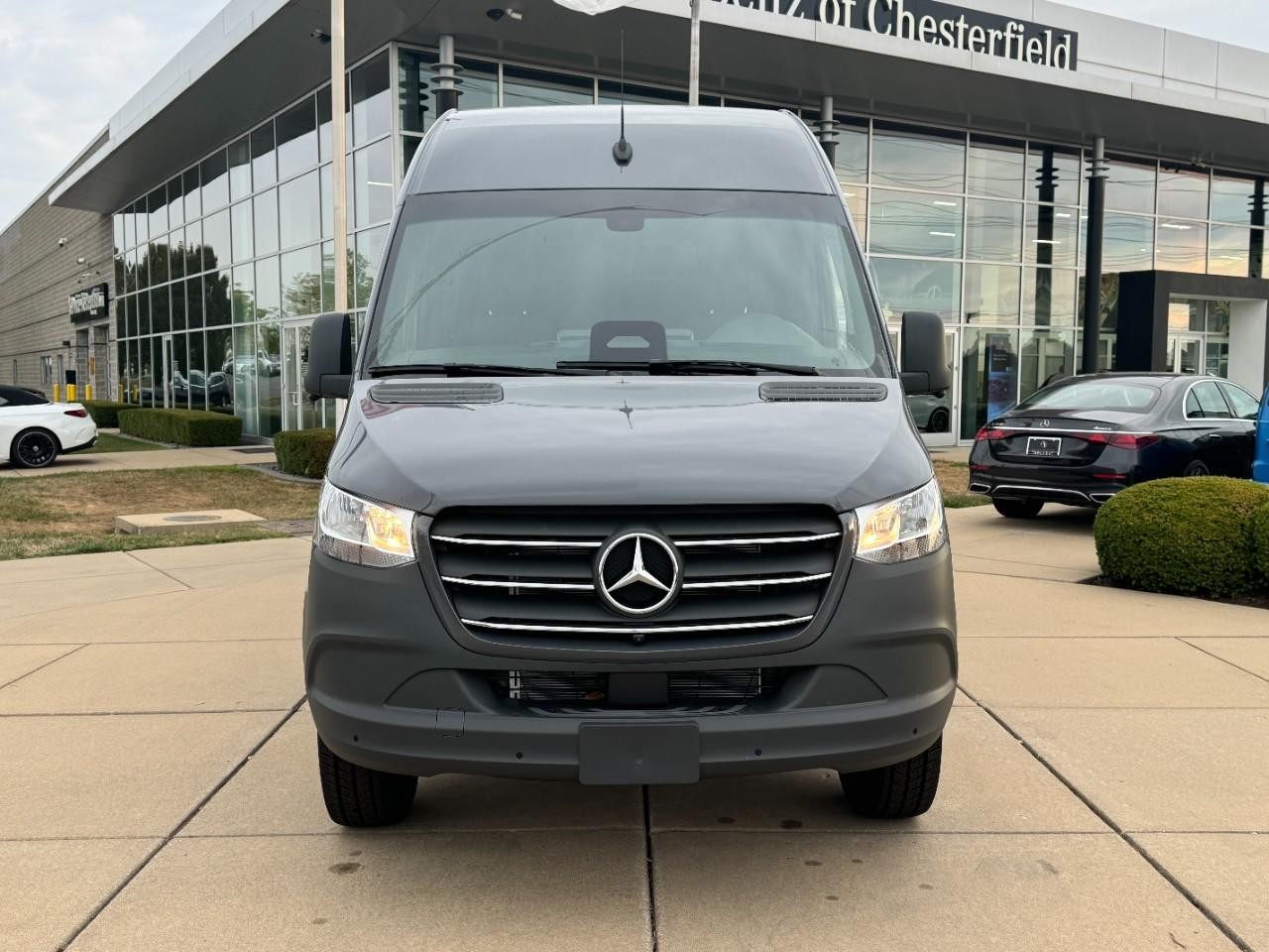 Mercedes-Benz Sprinter Cargo Van Vehicle Full-screen Gallery Image 7