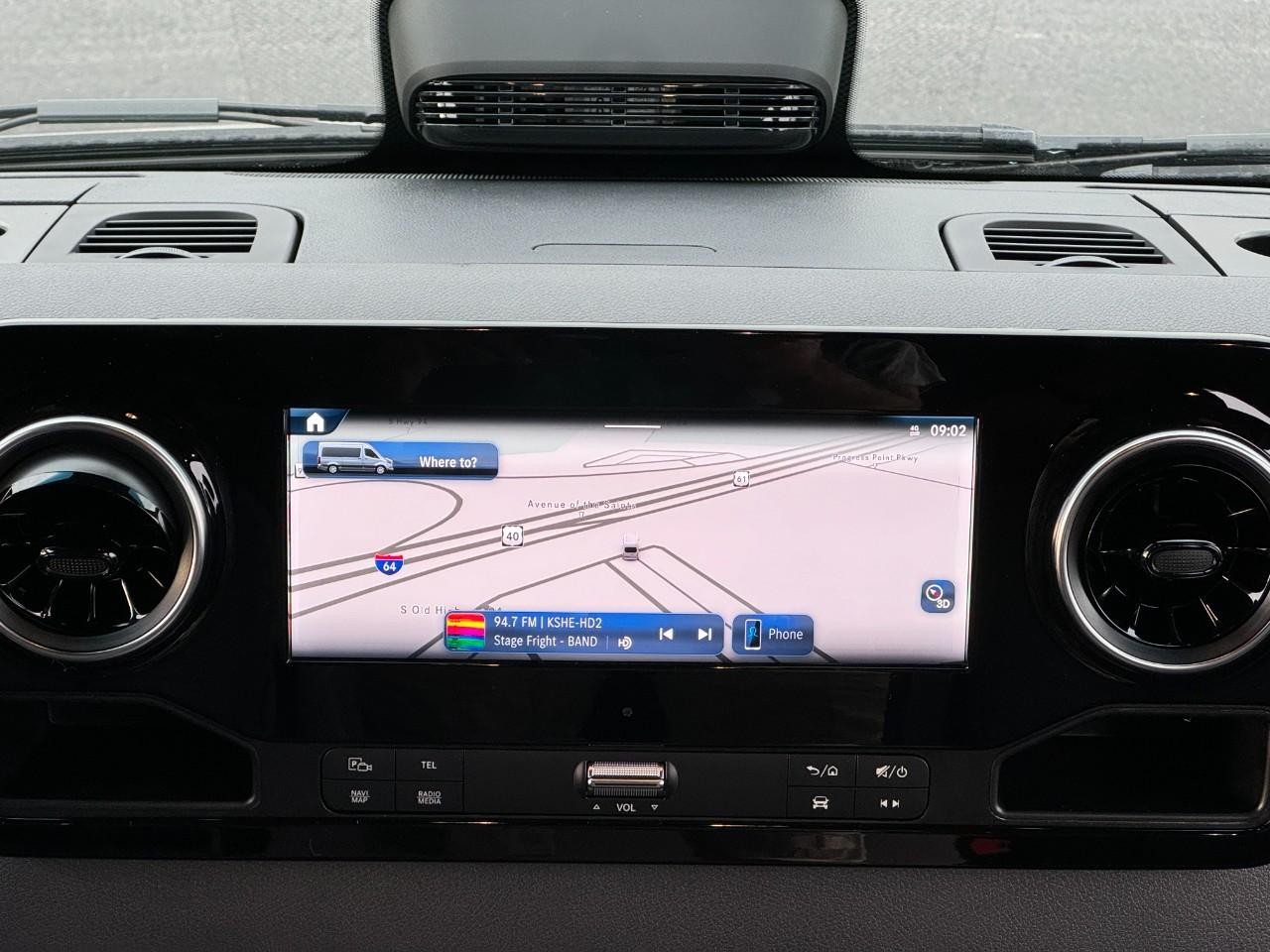 Mercedes-Benz Sprinter Cargo Van Vehicle Full-screen Gallery Image 14