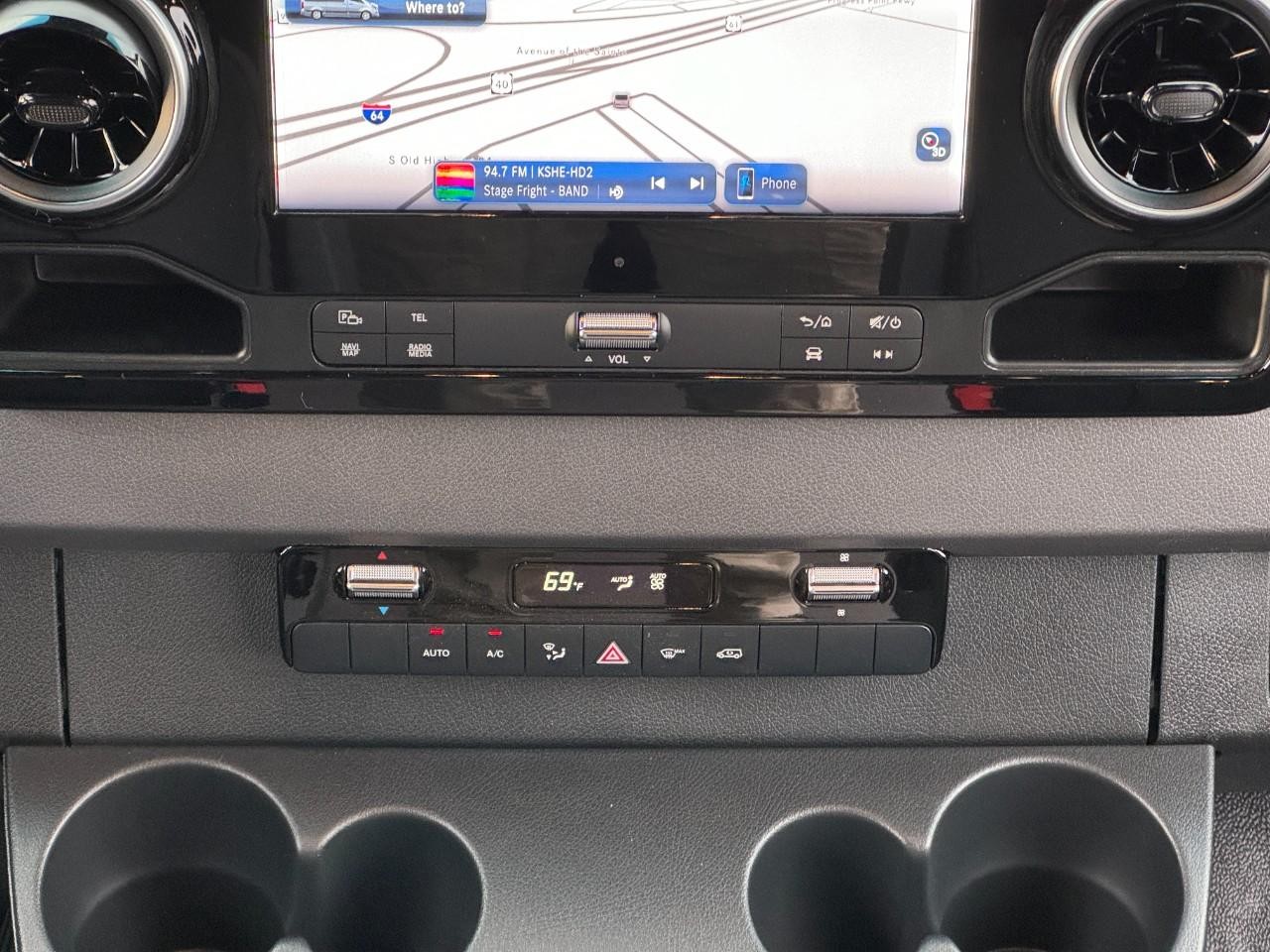 Mercedes-Benz Sprinter Cargo Van Vehicle Full-screen Gallery Image 15