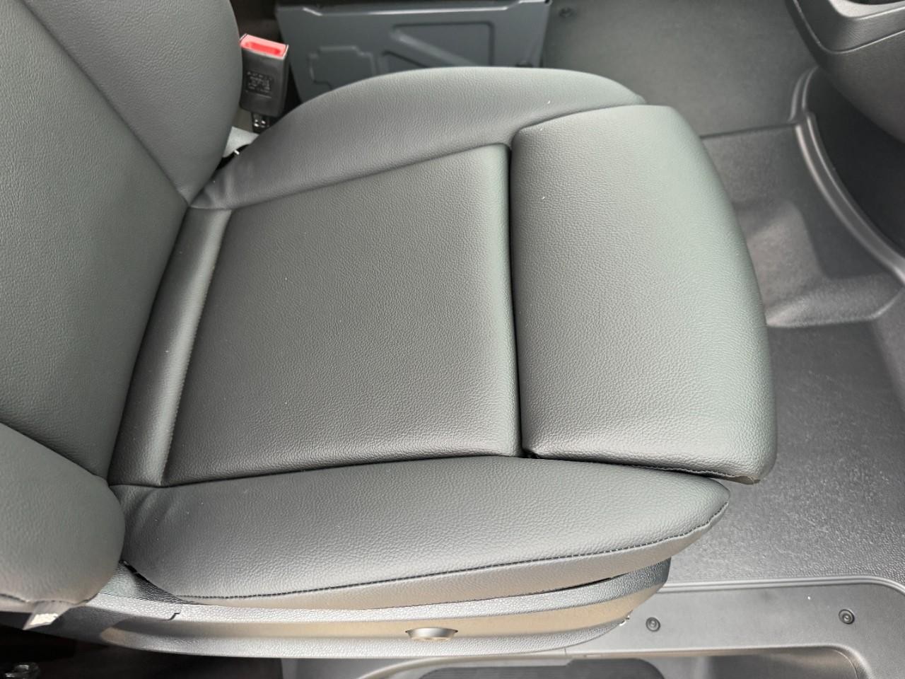 Mercedes-Benz Sprinter Cargo Van Vehicle Full-screen Gallery Image 18