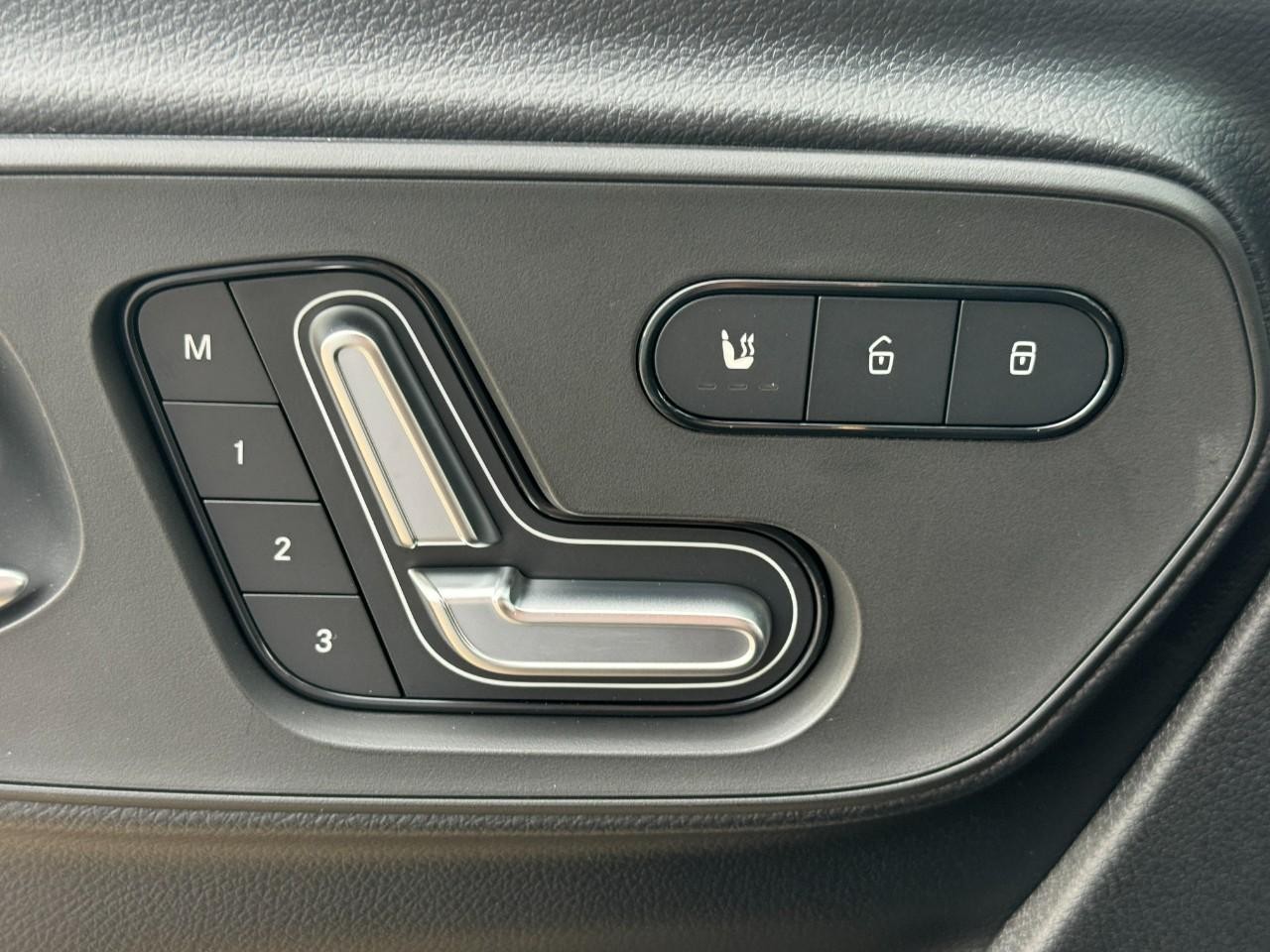 Mercedes-Benz Sprinter Cargo Van Vehicle Full-screen Gallery Image 23