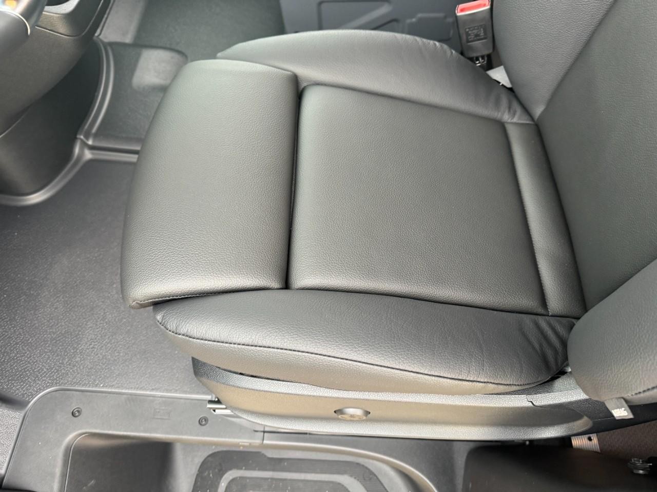 Mercedes-Benz Sprinter Cargo Van Vehicle Full-screen Gallery Image 25