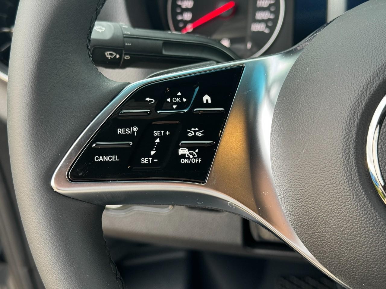 Mercedes-Benz Sprinter Cargo Van Vehicle Full-screen Gallery Image 28