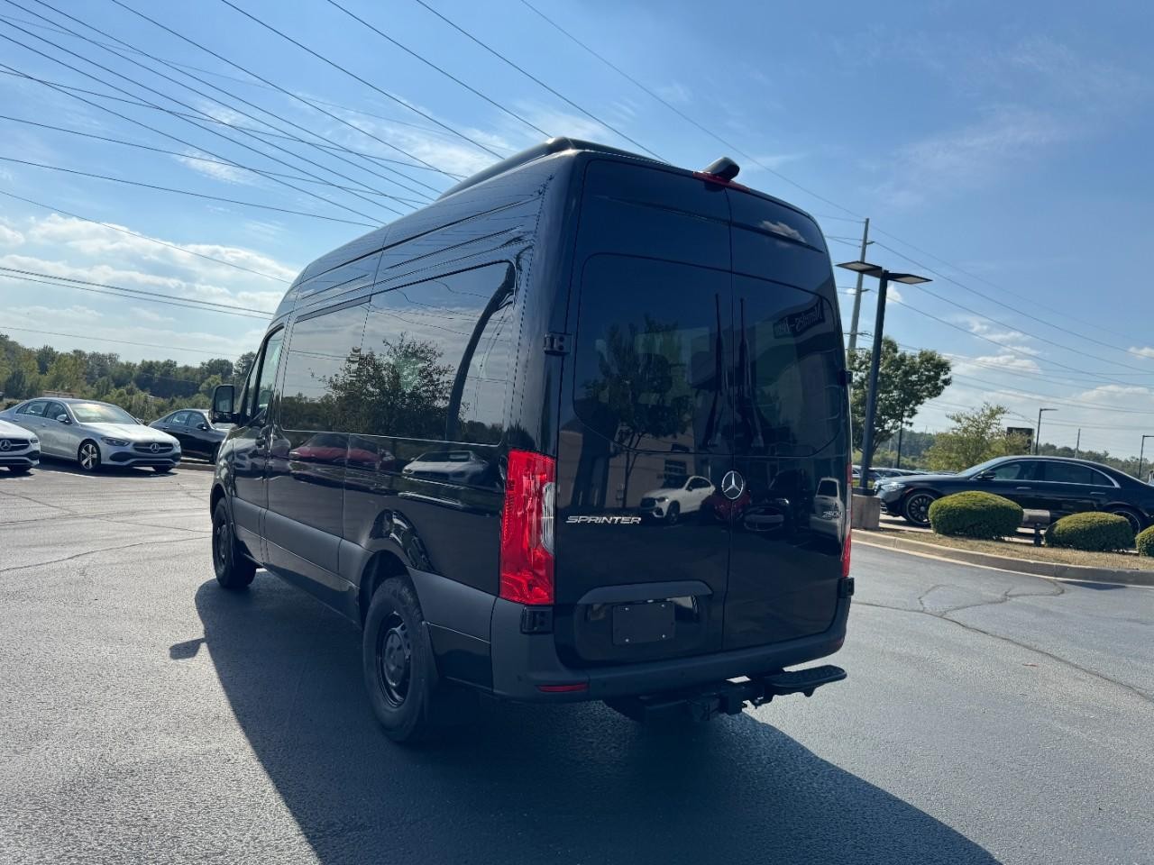 Mercedes-Benz Sprinter Passenger Van Vehicle Full-screen Gallery Image 3