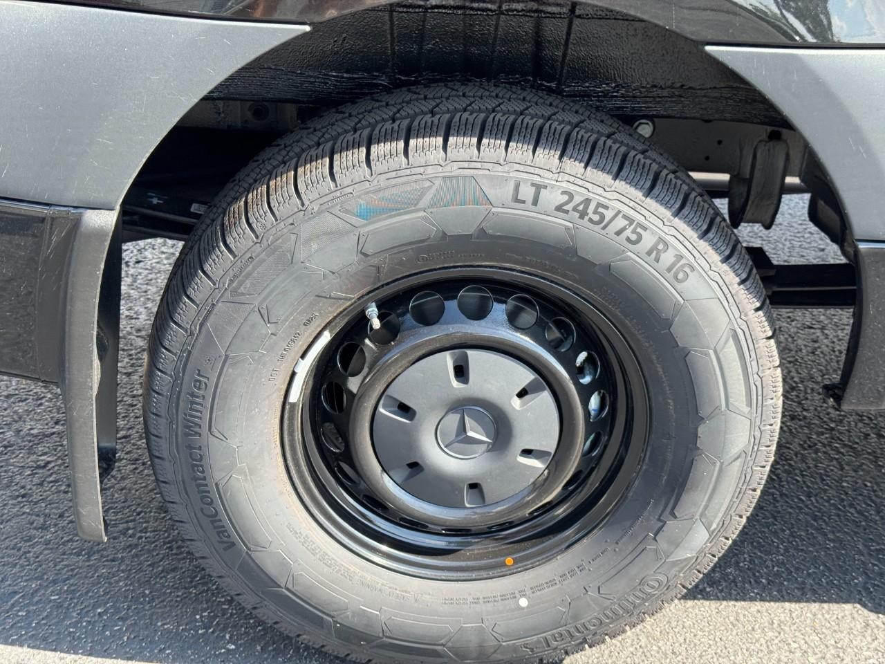 Mercedes-Benz Sprinter Passenger Van Vehicle Full-screen Gallery Image 6