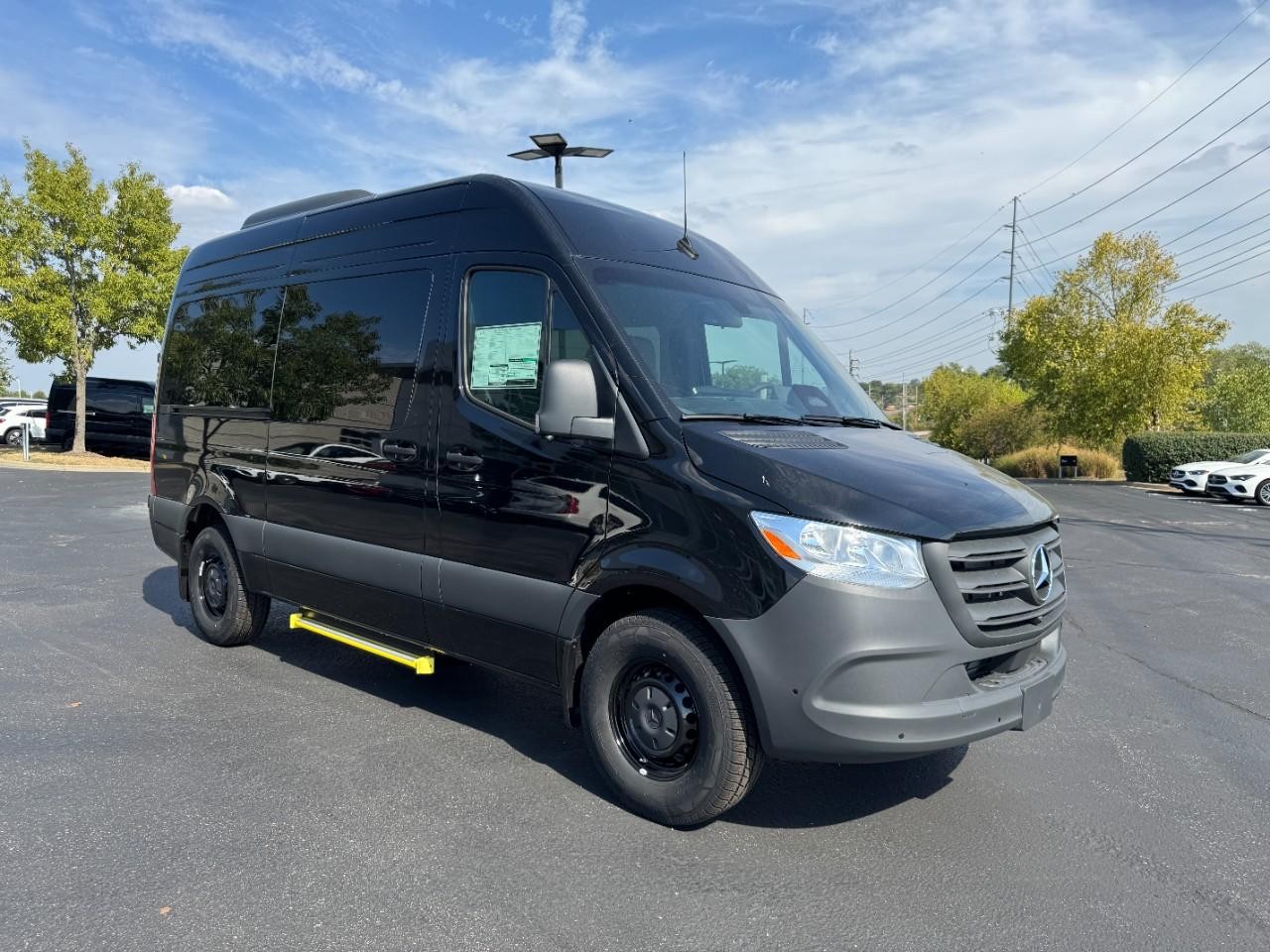 Mercedes-Benz Sprinter Passenger Van Vehicle Full-screen Gallery Image 7