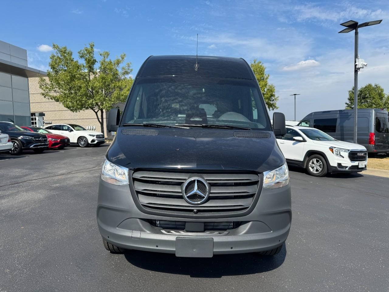 Mercedes-Benz Sprinter Passenger Van Vehicle Full-screen Gallery Image 8