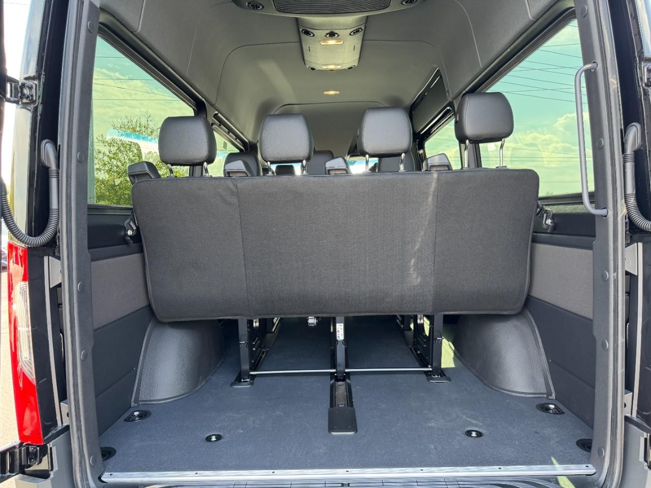 Mercedes-Benz Sprinter Passenger Van Vehicle Full-screen Gallery Image 11