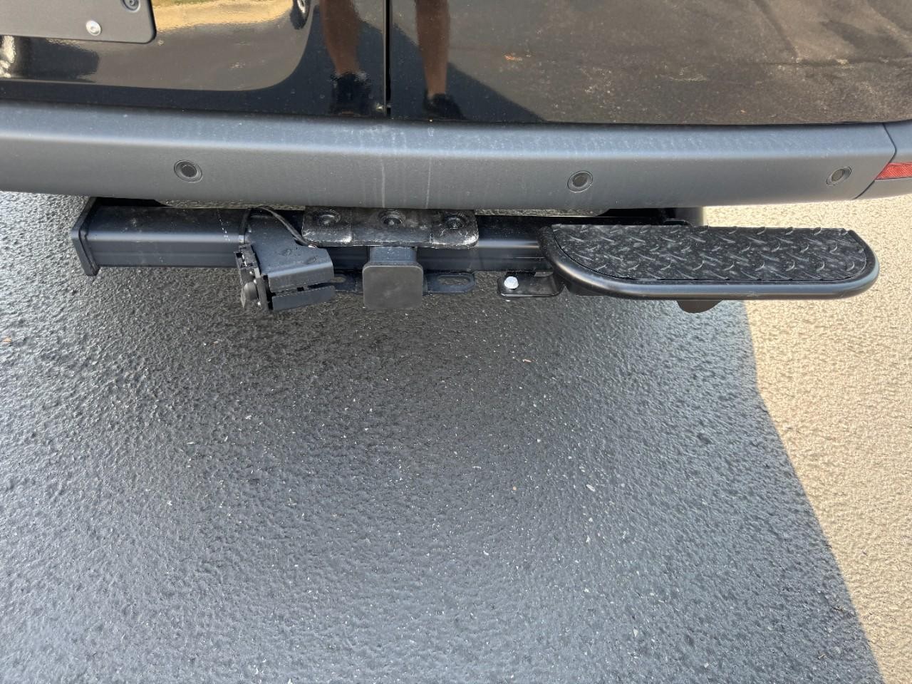 Mercedes-Benz Sprinter Passenger Van Vehicle Full-screen Gallery Image 12