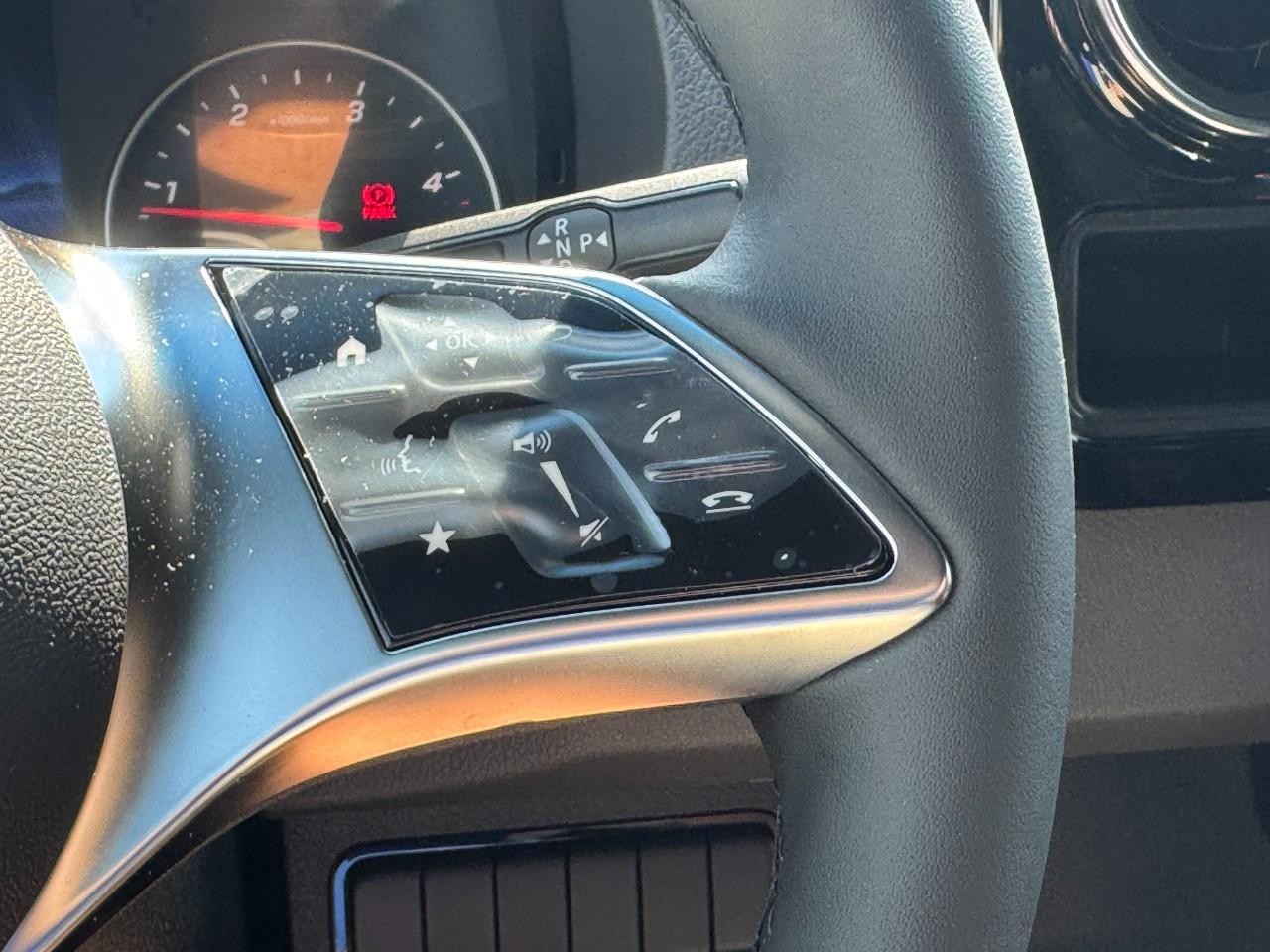 Mercedes-Benz Sprinter Passenger Van Vehicle Full-screen Gallery Image 26