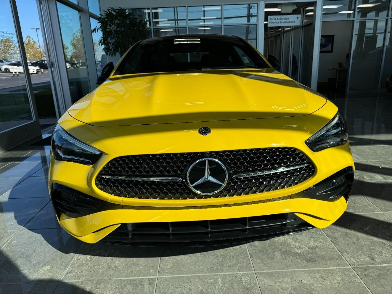 Mercedes-Benz CLE Vehicle Full-screen Gallery Image 7