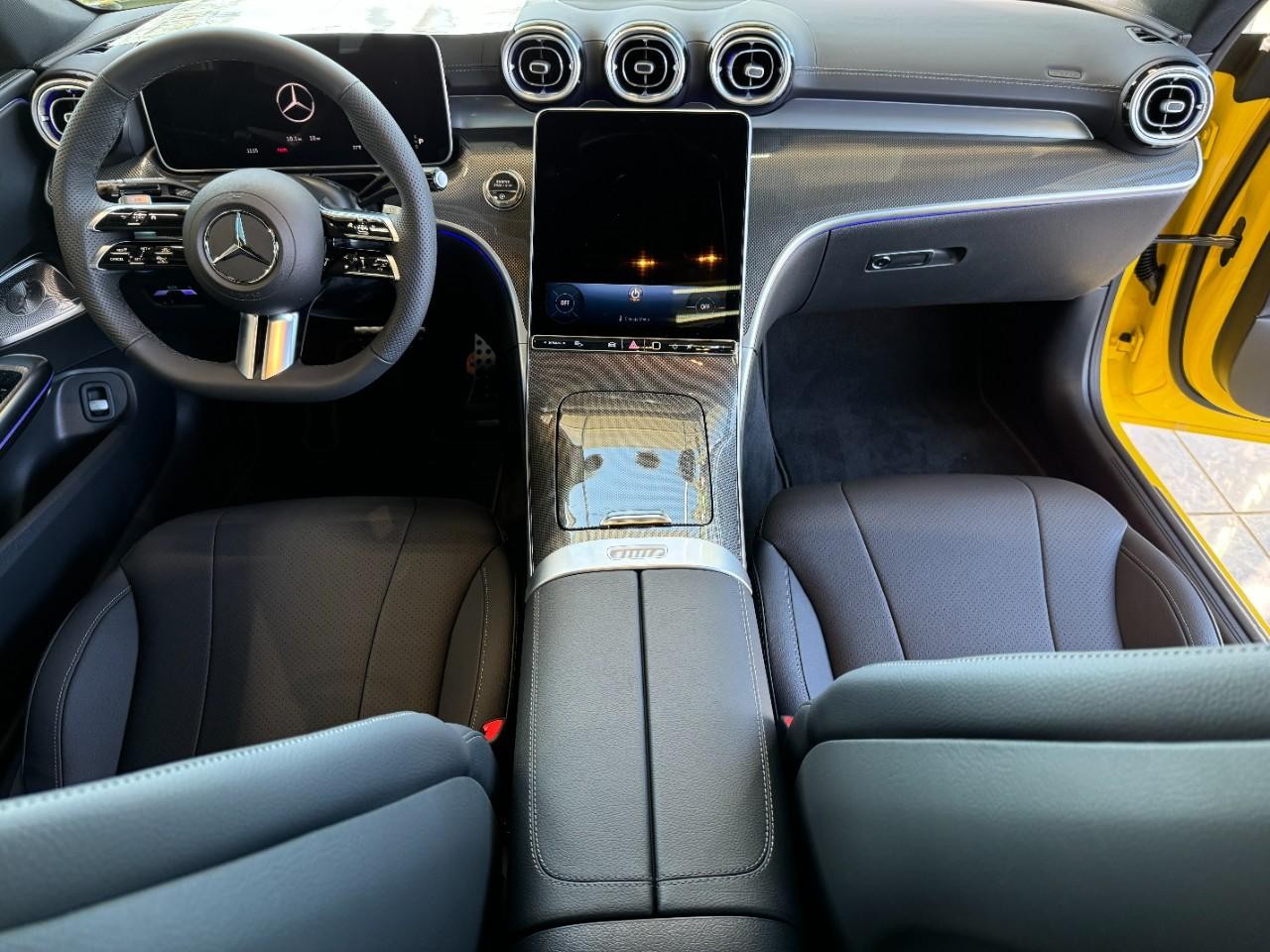 Mercedes-Benz CLE Vehicle Full-screen Gallery Image 12