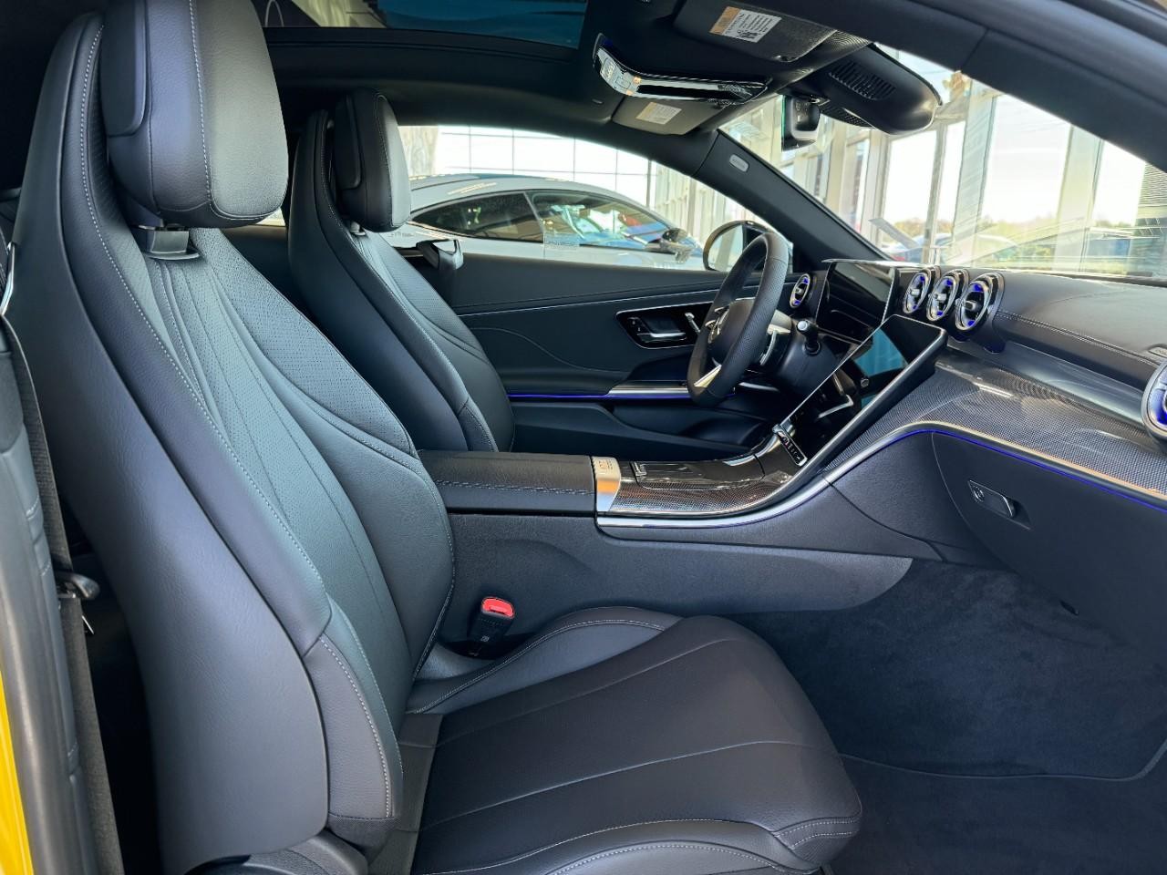 Mercedes-Benz CLE Vehicle Full-screen Gallery Image 16