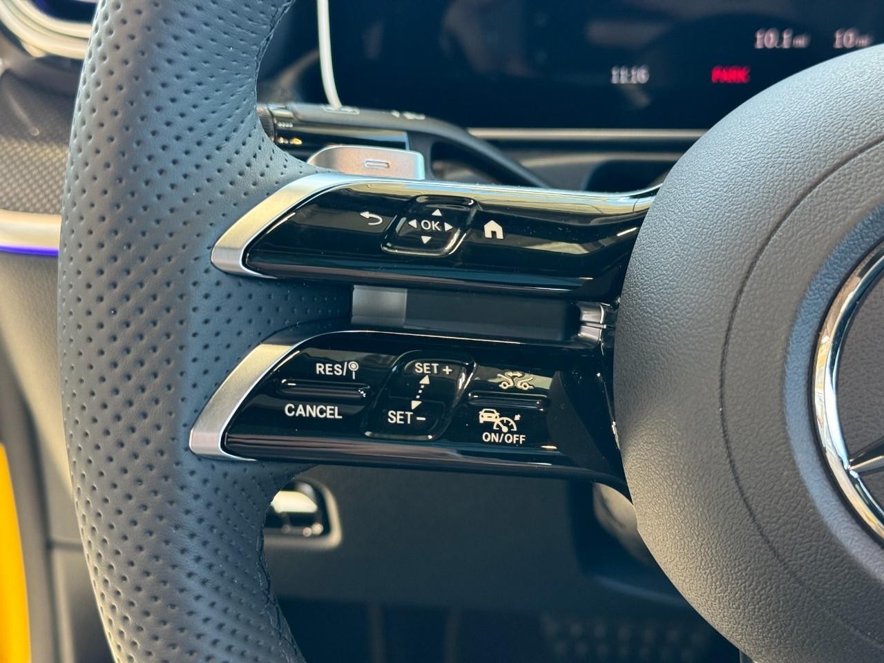 Mercedes-Benz CLE Vehicle Full-screen Gallery Image 31