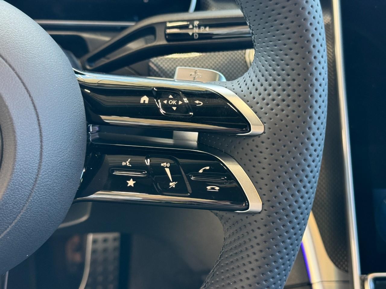 Mercedes-Benz CLE Vehicle Full-screen Gallery Image 32